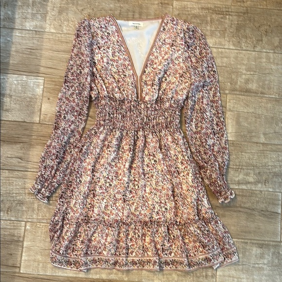 Max Studio Dresses & Skirts - Max Studios Floral V-Neck Smocked Dress